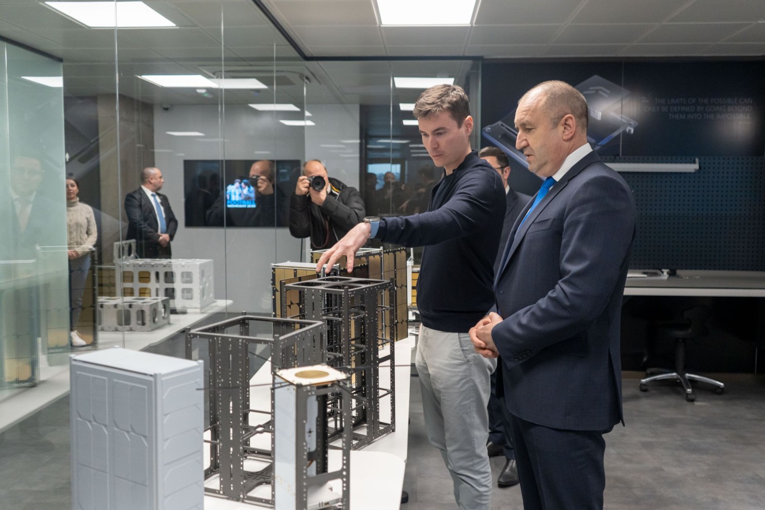 Präsident Rumen Radev zu Besuch bei RobCo